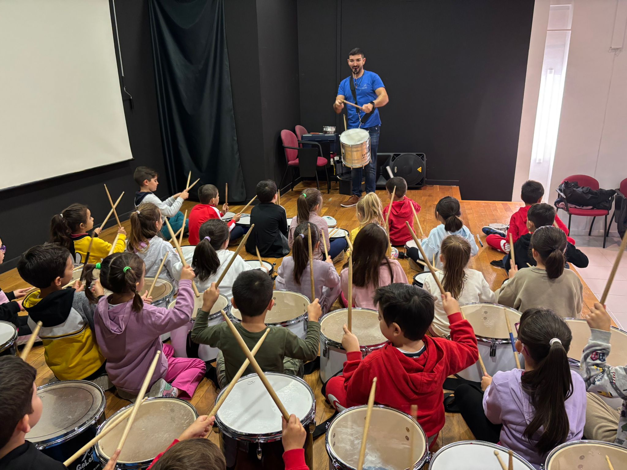Clases extraescolares de percusión en Madrid